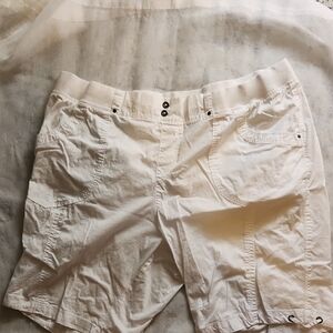 Classic White Bermuda Shorts with Elastic Waistband